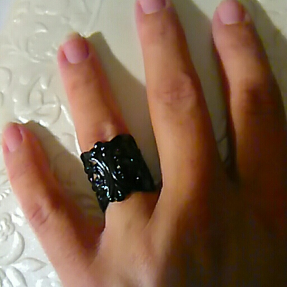 Black filigree Floral enameled ring - Picture 2 of 4